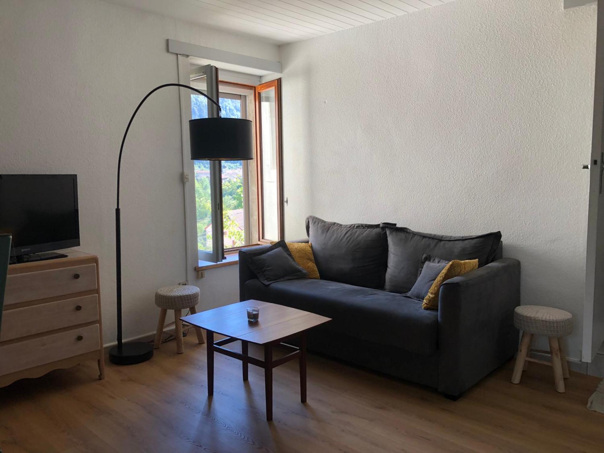 Апартаменты T2 Avec Terrasse Calme Et Ensoleillee Сен-Клод Экстерьер фото