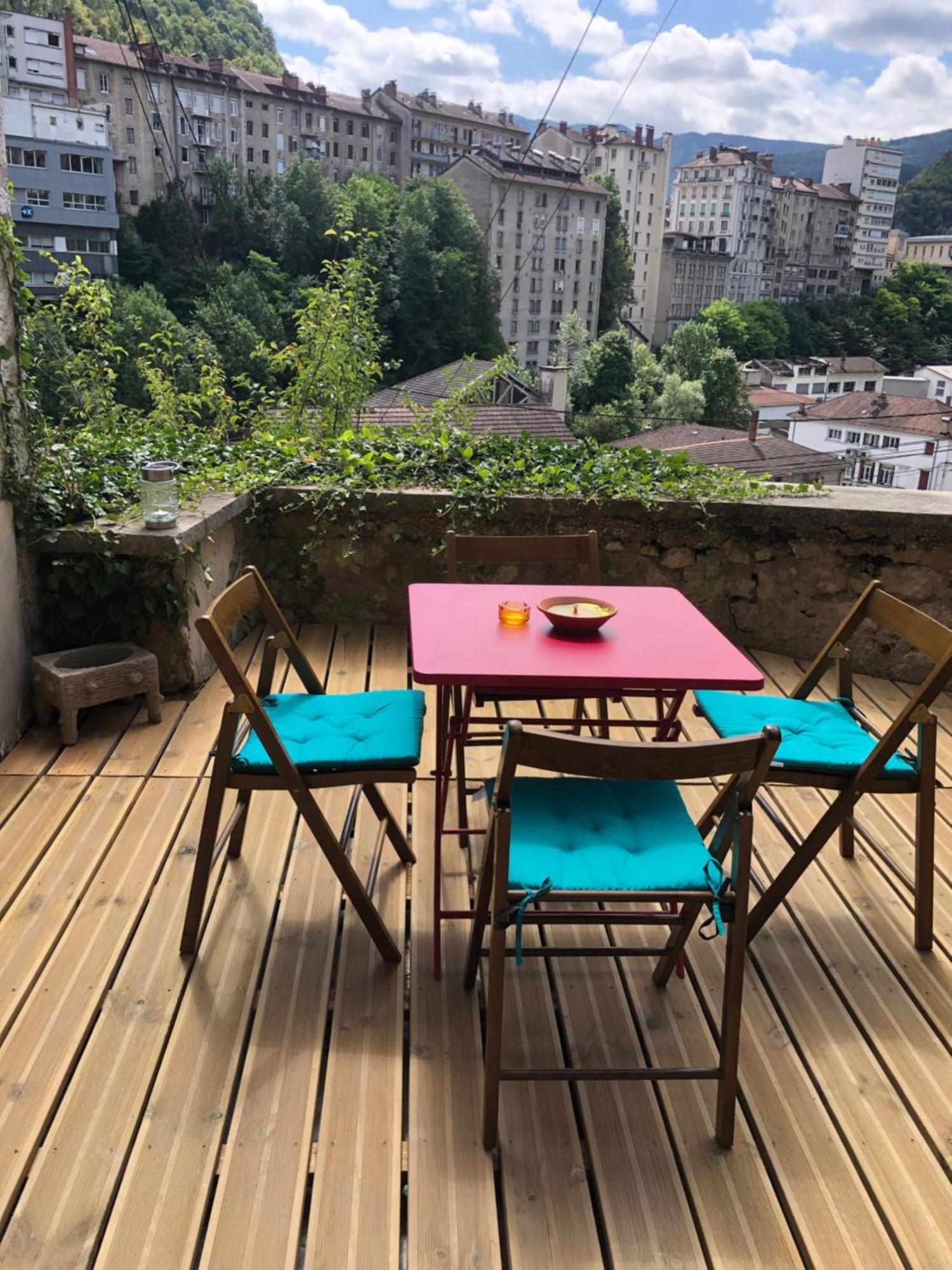 Апартаменты T2 Avec Terrasse Calme Et Ensoleillee Сен-Клод Экстерьер фото